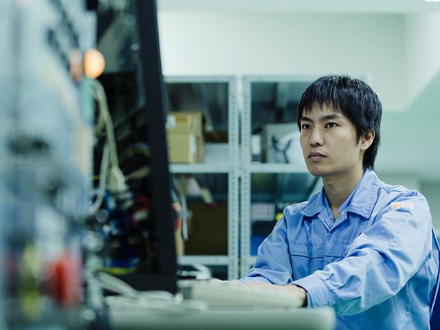 現在求めているのはソフトウェアに明るい人材。経営基盤が整った会社で自らのキャリアを描きたい人にはピッタリの環境だ。