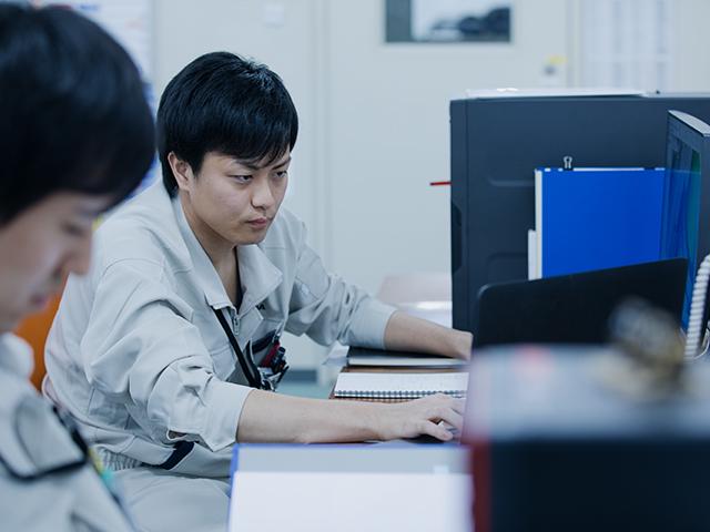 IoT を活用した予防保全や遠隔診断によってシステムの安定稼働を支え、データを活用するビジネスにも注力していく。