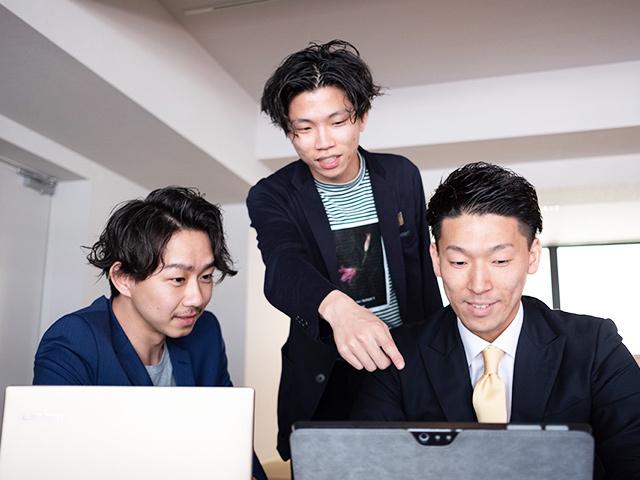 宿泊客の国籍や住所、年齢、性別などのデータを蓄積し、データマーケティングに活用する独自のシステムの開発を目指す