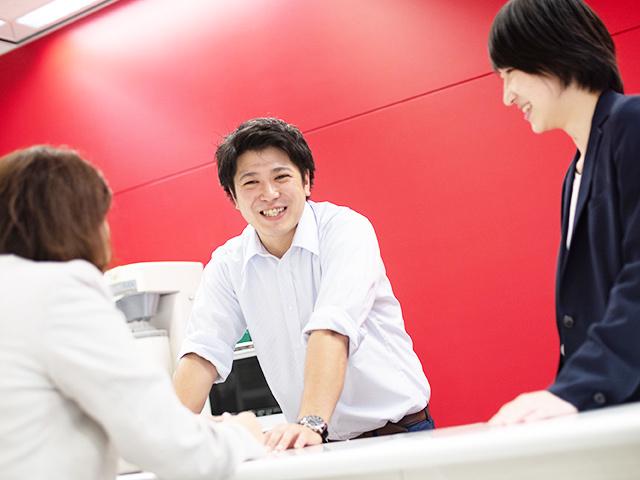 社員の共有スペース（通称ラウンジ）ではごはんを食べたり休憩したり・・・