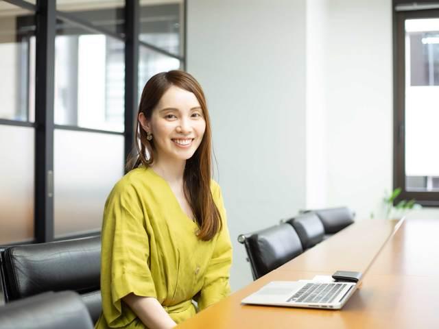 代表取締役 森 啓子氏
米国の大学（Bachelor of Arts 学士）・大学院（MFA 修士）を卒業。米国デザイン・広告会社で勤務後、2005年 株式会社エフアイシーシーへ入社。グローバルブランドのデジタルマーケティング戦略、プロモーション施策、ブランディング施策を多数担当。現在は株式会社エフアイシーシーの代表取締役。