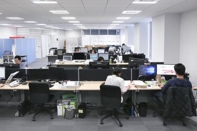 中途採用者が9割以上を占め、これまでの経験やスキルを活かして活躍している。風通しのよい社風のもと、部署の壁を越えて従業員同士の仲もよい。