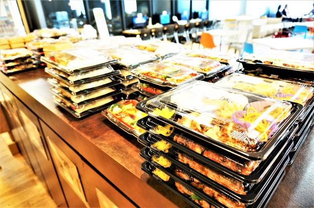 社内お弁当販売の様子