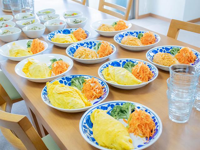 「まかないランチ」は、美味しさ、見た目、栄養バランスすべてが揃った日替わりメニュー。社員の負担はなんと１日200円。