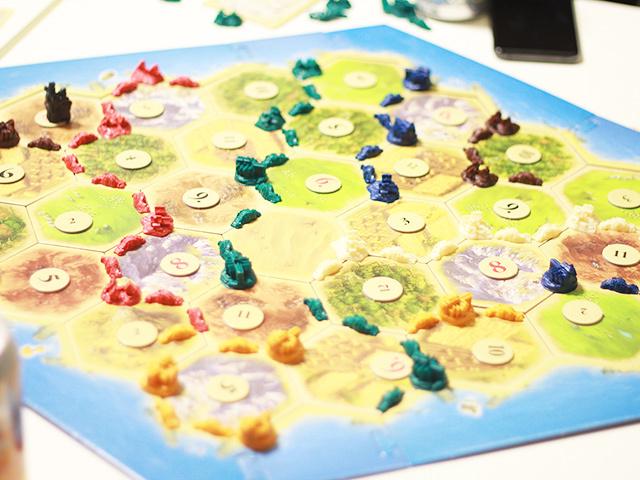 社内ではボードゲーム大会が定期的に開かれるなど、メンバー同士の仲の良さが伺える。