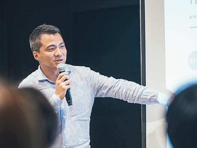 取締役会長 荻野 英希氏
2004年に株式会社エフアイシーシーを設立。現在は株式会社エフアイシーシーの取締役会長として、日本のリーディングブランドにマーケティングマネジメントの指導や、ブランドマーケティングのコンサルティングを提供。