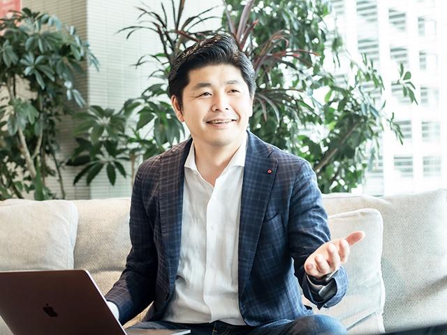 代表取締役社長　池田 康人氏
ロサンゼルスで古着、家具の買付などを経験。異色の経歴を持つ経営者だ。