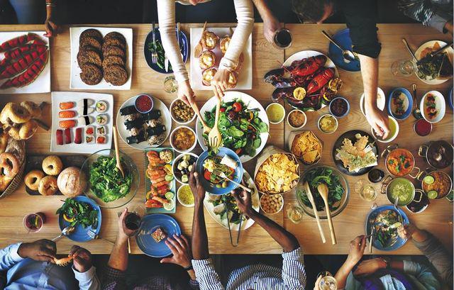 持株会社である西本Wismettacホールディングス株式会社は「アジア食グローバル事業」「農水産商社事業」「アメニティフード事業」の3つの事業を柱として展開中。