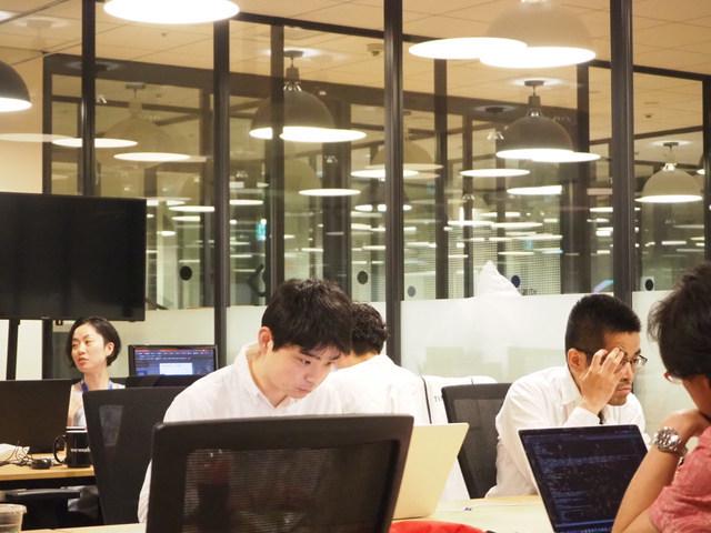 2019年5月からwe workアークヒルズに開発拠点が移ったことで、従業員数も事業スピードも一気に加速。移転時に10名ほどだったメンバーは、2019年8月時点で20名を超えた。