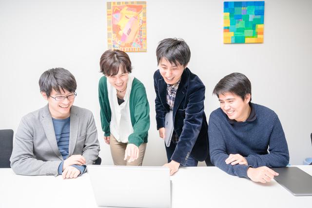 エンジニアなどシステム関連のスタッフは20代後半から30代前半の若手が増え始めているが、いずれも金融機関の社内SEもしくは金融業界のシステム構築経験者で固めている。