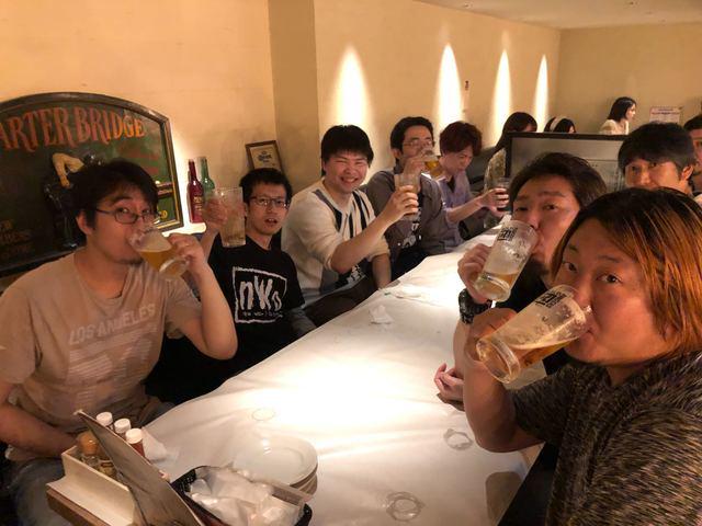 フラットでアットホームな環境なので、仕事終わりには飲み会を定期的に開催してリフレッシュしてます。