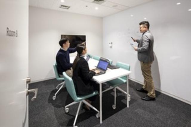 今はe-Learningが導入されていますが、こんな形での対面でのレクチャーもあります。