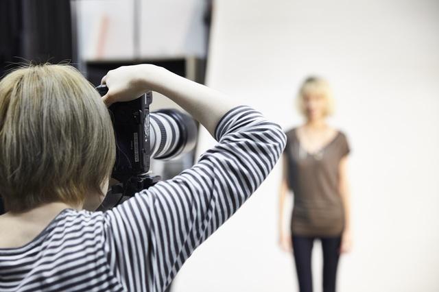 社内に撮影スタジオを完備し、ブランド様や商品のコンセプトを的確に捉え、サービスサイトのビジュアルクオリティを高い水準で担保しています。