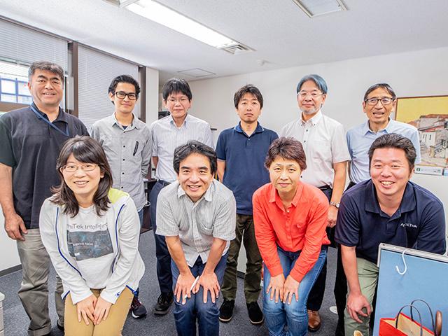 リモートワークやフレックス制を採用する等、エンジニアが働きやすいよう柔軟な制度を取り入れ、「日本発の半導体を世界に発信する」という目標に集中して取り組める環境を整えている。