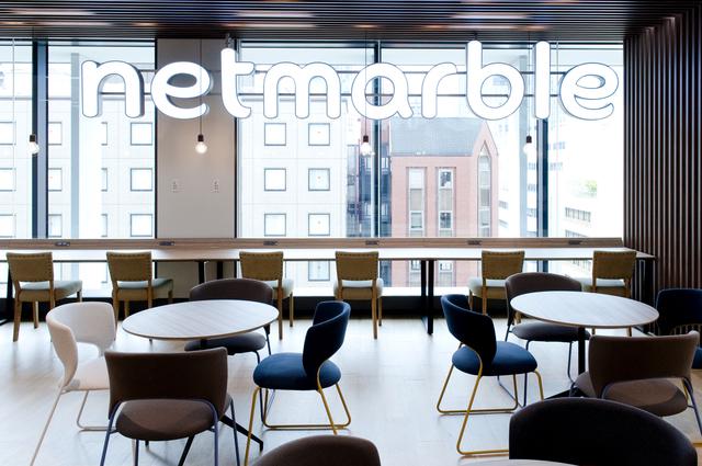 スタッフで打ち合わせや作業ができるリフレッシュスペース