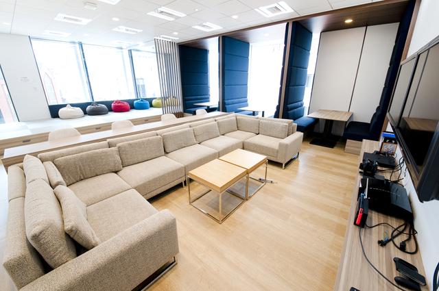 ゲーム好きなスタッフ同士で白熱したゲームプレイができるエリア