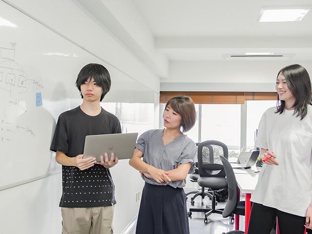 チームワークを重視しており、仲間と協力しながら価値を生み出していくことを大事にしている。