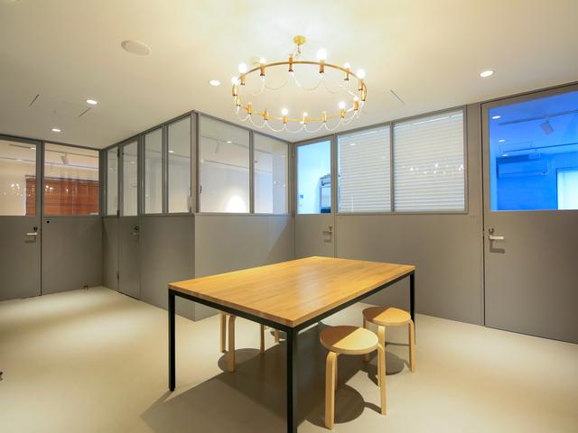 千駄ヶ谷にある一軒家風のビル。