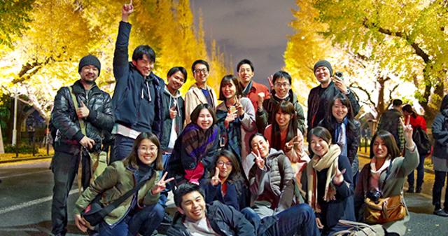 月に一度、夕方15時からカーメルと呼ばれるサークル活動の時間が設けられている。会社からの資金支援のもと、スポーツ系、文化系、グルメ系など月ごとにさまざまなカーメルが企画され、クルーはその中から自分の興味があるカーメルを選び、参加する。