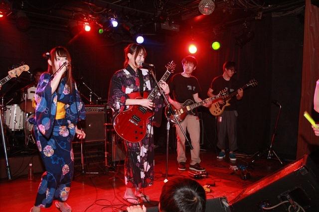 社員がバンドを組み､ライブイベント｢AZUMMER SONIC｣を定期的に開催しております｡