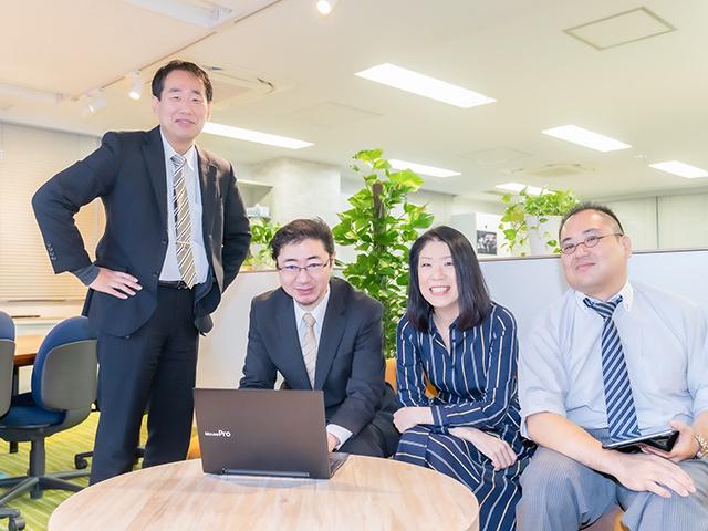 ベテラン同士も意見を出し合い、常に発想や業務内容をアップデートするスタイル