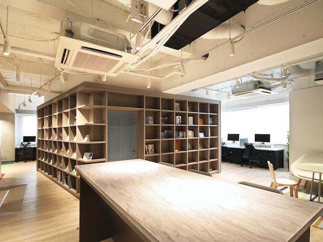 内装に力を入れた弊社自慢のオフィス