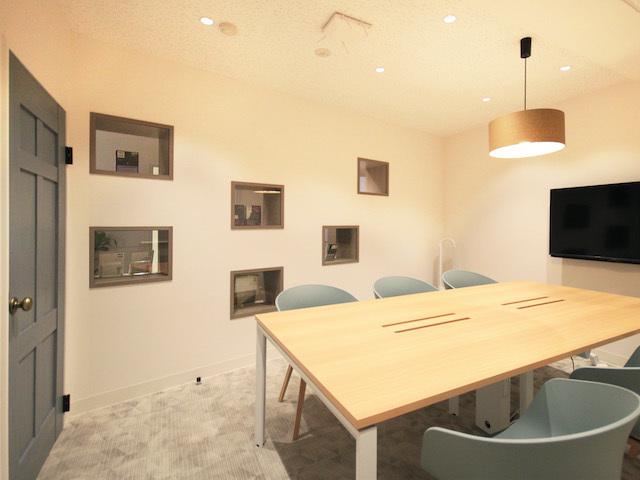 リモートワークと出社のハイブリッド制