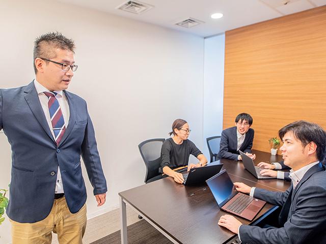 社長や支社長が顧客と交渉し、エンジニアが安心して働ける環境を用意しているのが同社の特徴の一つ。