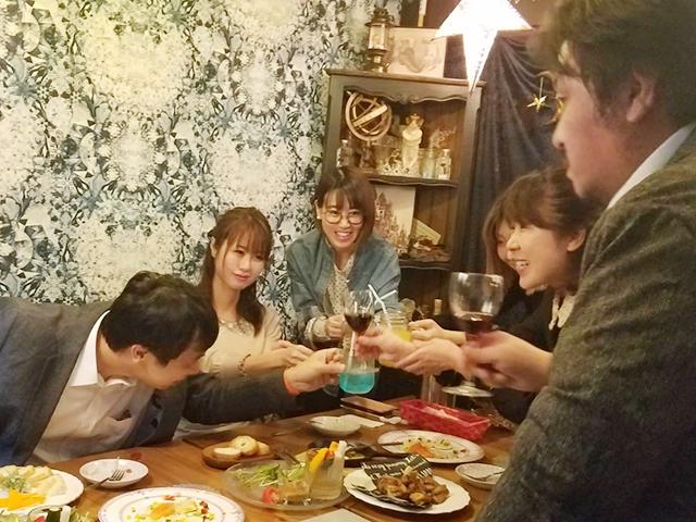 ハードなスケジュールの会長ですが、忙しい合間にランチを御馳走してくれたり、飲みに連れて行ってくれたりと、とっても 社員思いなんです！