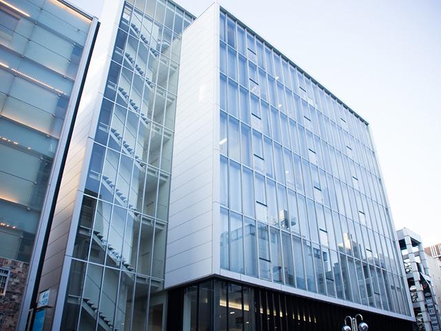 本社が入っているビルです。
名古屋の中心街の真ん中に構えております。