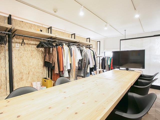 机もエシカルに廃材になった木材を再生させたものがこだわり！