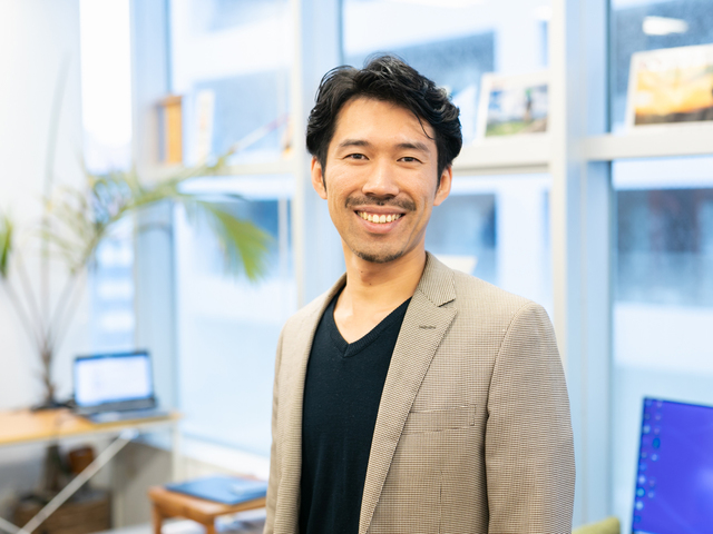 代表取締役CEO　藤田 純氏
「関わる人々の人生が180度変化するきっかけを創造する」をビジョンに掲げている。
