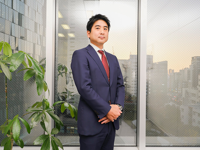 代表取締役　菅 健一氏
海外赴任から帰国後、先代と共に経営を担い、2016年に代表に就任した。