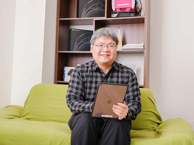 リアルからもバーチャルからもアクセス可能なパラリアル店舗を構築する等、ゲーム開発技術による表現力とインターネット技術を融合させ、一見不可能と思われるような様々なアイディアを実現している。