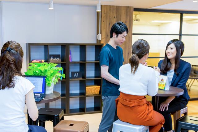 本社オフィスのフリースペース。原則フルリモート勤務です。