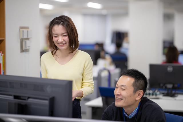 製薬業界における専門性を深め、実力主義で活躍できる会社です。
【未経験から経験を積み、活躍している社員も多くいます】