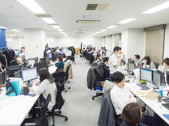 平均年齢31歳と非常に若い組織。社員同士が交流を深めるイベントも定期的に行っている。