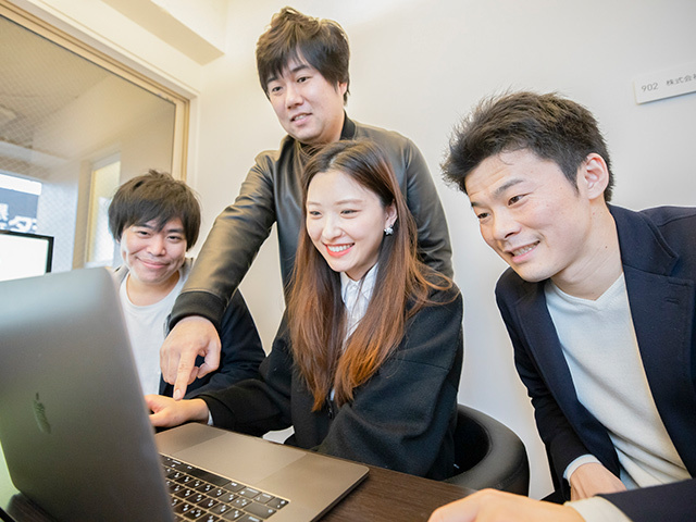 日韓のメンバーがアイデアを出し合い、アジアや世界で通用するサービスの確立を目指している。