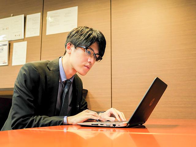 上場企業ならではの資金調達力をもとに、AI・VRなどの最新技術に取り組む研究施設を立ち上げるなど、安定した経営基盤を持ちながらも新しいチャレンジにも積極的である。