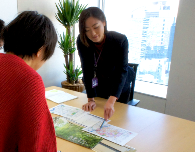 年次にとらわれることなく自由に意見を言い合う社風。若手であっても担当者として仕事をお任せしています。