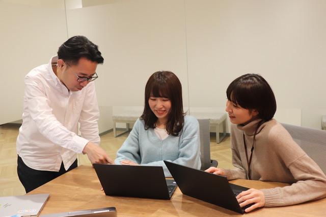 ◆スキルを活かしてキャリアアップ◆
若いスタッフが活躍する当社。過去の経験やスキルを活かして、入社1年目から活躍できる環境を整備。
自ら発信したい方、自由な社風で働きたい方にはぴったり。