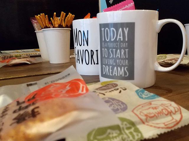 長時間に及ぶオフサイトMTGでは糖分補給を大切に！皆で選んだおやつが心強い味方♪