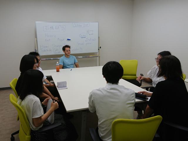 世界を視野に入れた教育も実施。