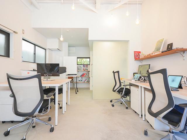 直接取引で代理店案件がないため、クライアントとフラットでストレートなコミュニケーションを通じて成果物を提供する。