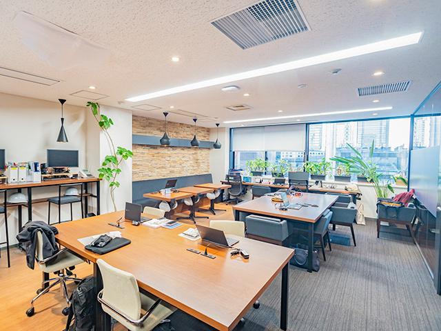 残業は月平均20時間に抑え、子どもが3歳を過ぎても短い勤務時間で働ける短時間社員制度や看護休暇取得を推進するなど、ワークライフバランスを重視している。