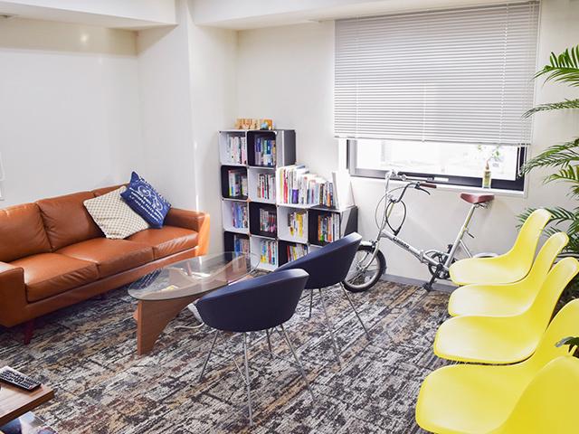 基本知識のレクチャーやシステム開発の実践など、約3ヶ月の丁寧な教育体制も同社の魅力の一つ。