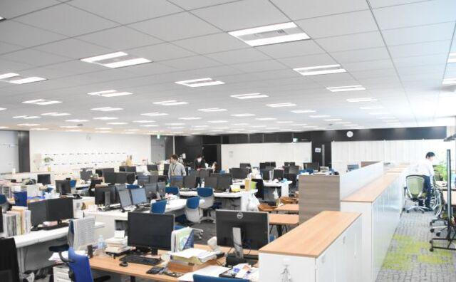 出社した際は、綺麗なオフィスで快適にお仕事いただけます！