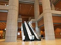 本社が入居するビルのエントランス