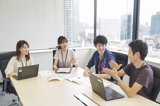 エンジニア同士はもちろん、営業担当、企画担当、マーケティング担当の仲間とコミュニケーションを取りながら、事業を良くしていきます。