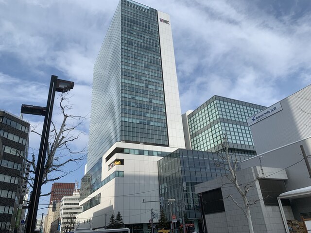 札幌の中心にある創世スクエア内に本社を構えています！